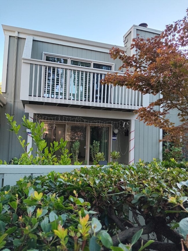 Building Photo - 7551 Maywood Dr