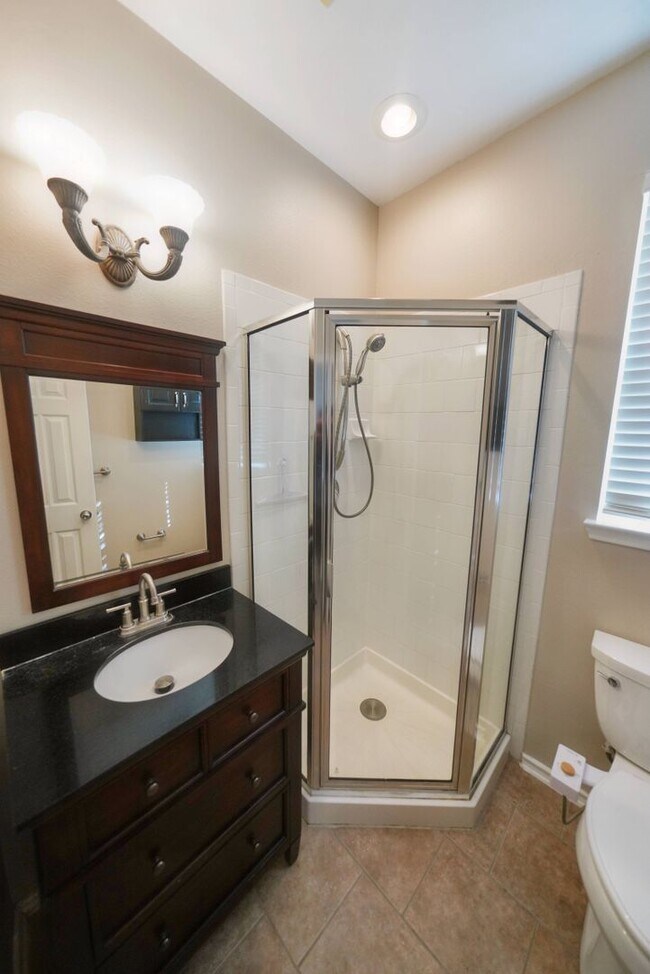 Building Photo - 4736 Green Bluff Dr