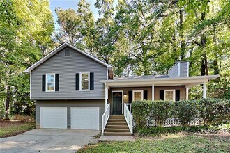 Building Photo - 323 Sumer Ln N