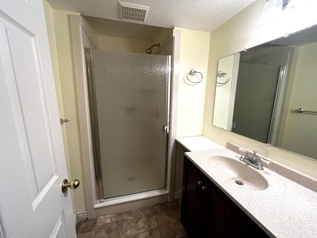 Building Photo - 676 E 3300 N