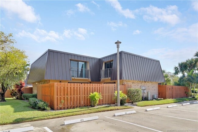 Building Photo - 5662 SE Windsong Ln