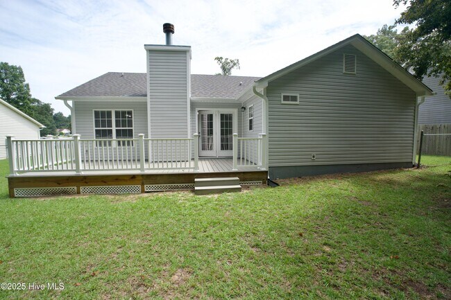 Building Photo - 210 Hayden Pl
