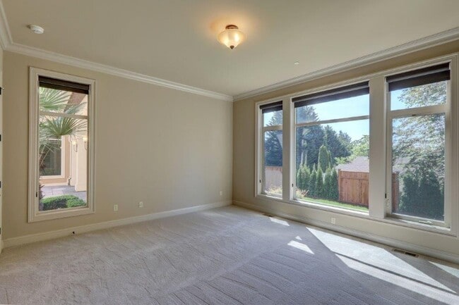Building Photo - Stunning Mediterranean Oasis Minutes from Downtown Bellevue w/Lake Views!