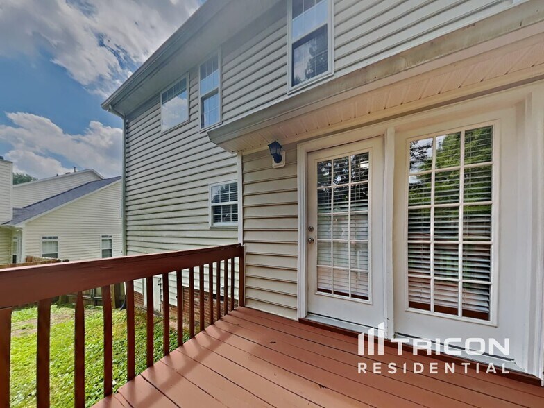 Building Photo - 1512 Ballard Ct