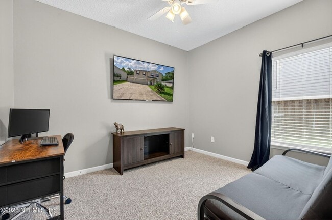 Building Photo - 2038 Creekmont Dr