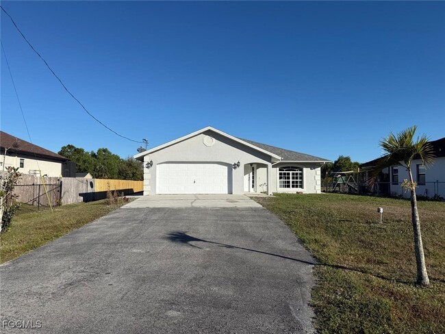 Building Photo - 3761 39th Ave NE