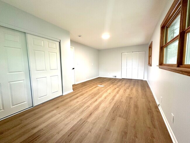 Building Photo - 1007 Pine St