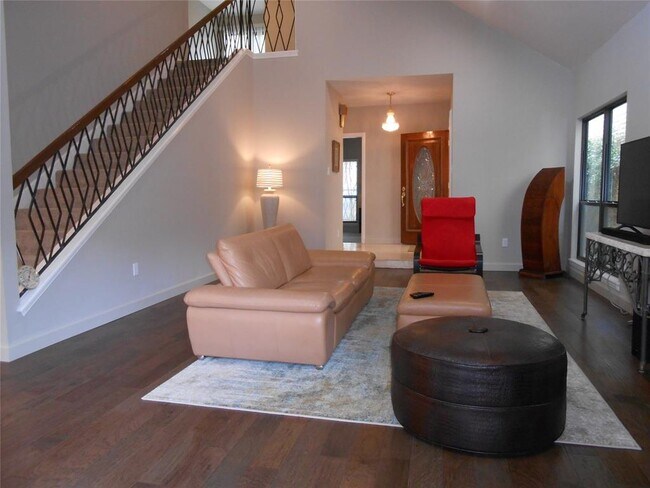 Building Photo - 9588 Doliver Dr