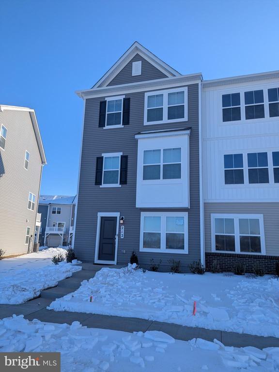 Building Photo - 212 Swan Fld Ave