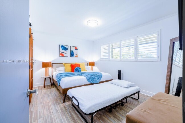 Building Photo - 312 N Luna Ct