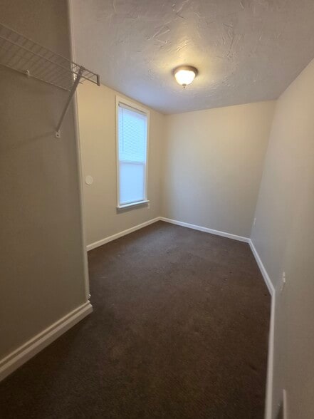 Building Photo - 324 3rd St