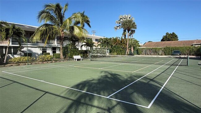 Building Photo - 3040 NE 16th Ave