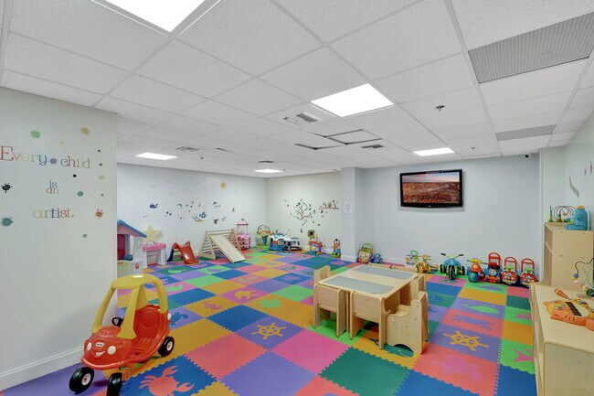 Building Photo - 540 Brickell Key Dr