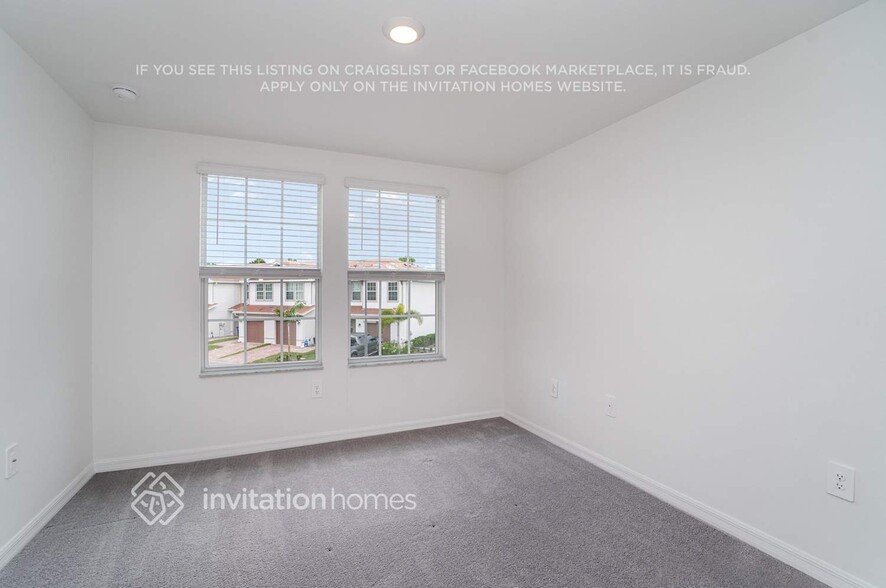 Building Photo - 7157 Greenwood Park Cir