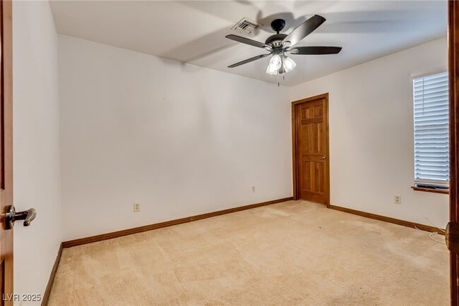 Building Photo - 5242 Dickens Dr