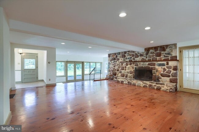 Building Photo - 4551 Colebrook Rd