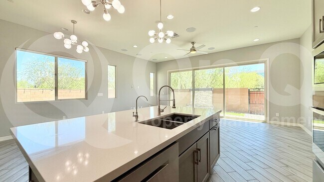 Building Photo - 7423 E Paraiso Dr
