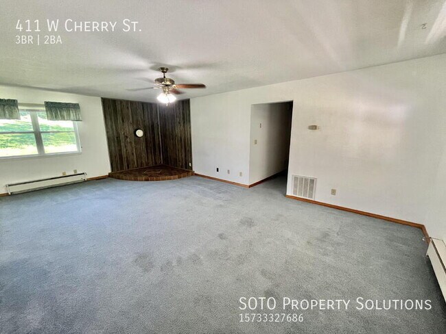 Building Photo - 411 W Cherry St