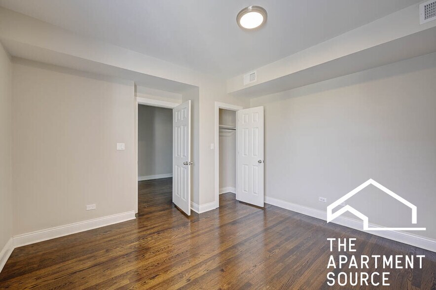 Building Photo - 4447 N Rockwell St