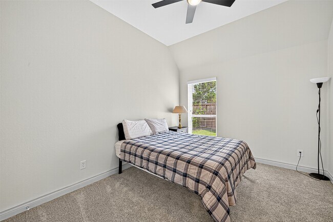 Building Photo - 3602 Lake Falls Dr