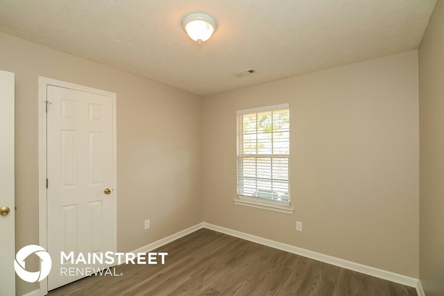 Building Photo - 7 Mineral Springs Ct