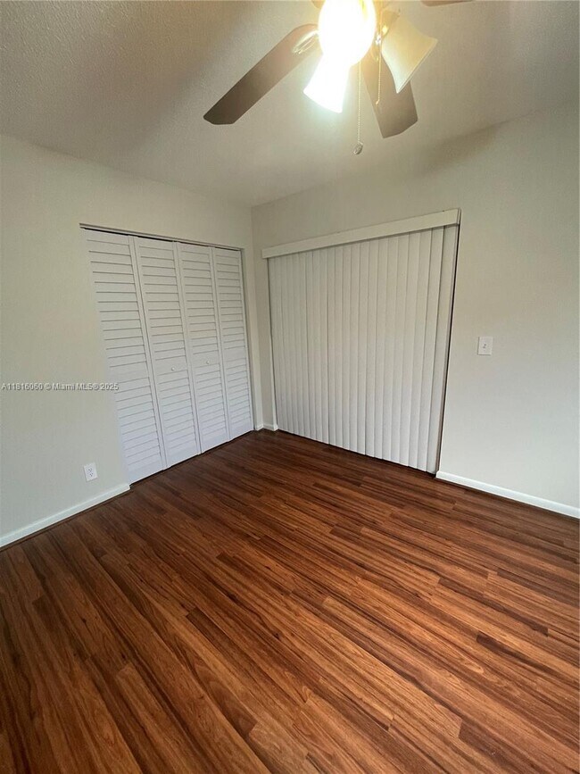 Building Photo - 413 Saxony Way