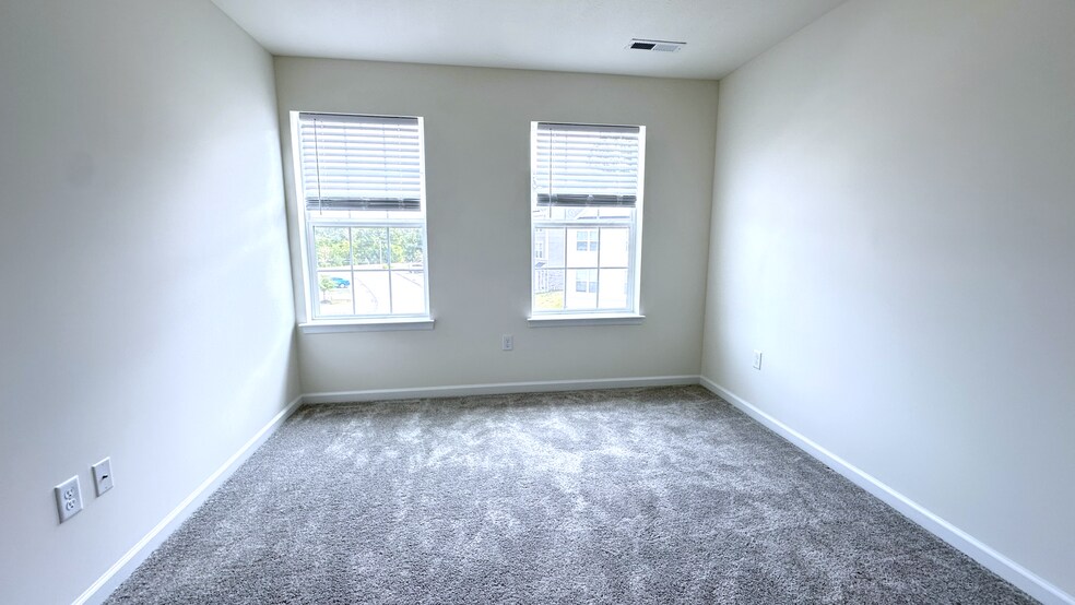 Building Photo - 106 Sweetwater Dr