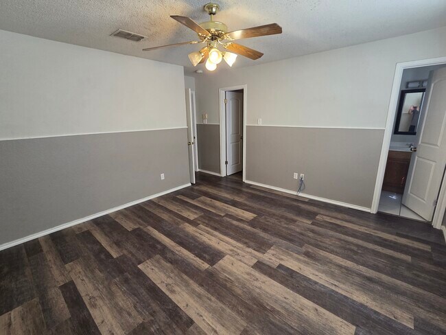 Building Photo - 829 Satellite View