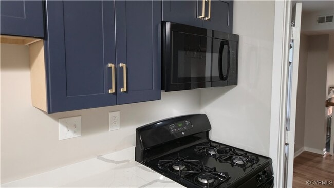 Building Photo - 9737 Groundhog Dr