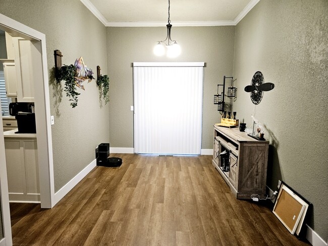 Building Photo - 2010 Constitution Ave