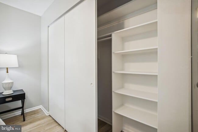 Building Photo - 2623 S Walter Reed Dr