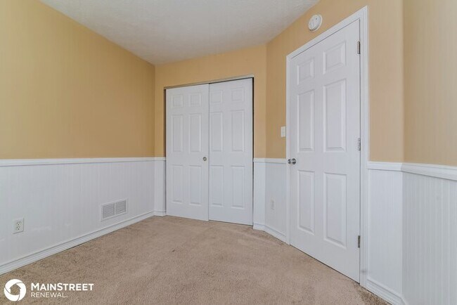Building Photo - 5101 Emmert Dr, Indianapolis, IN 46221