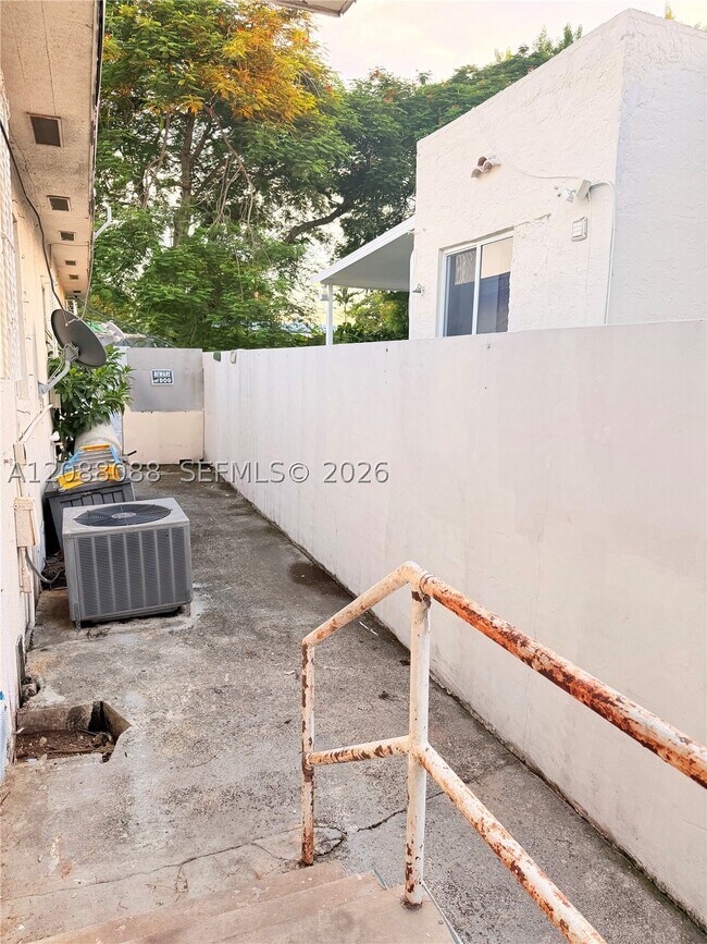 Building Photo - 2410 NW 34th St