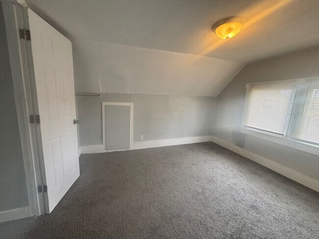 Building Photo - 2069 W 98th St