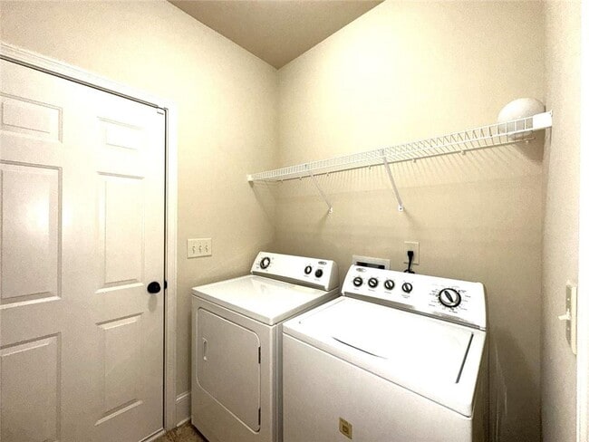 Building Photo - 1365 Delo Ln