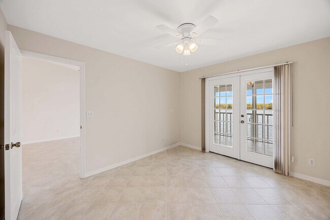 Building Photo - 1015 Mainsail Dr