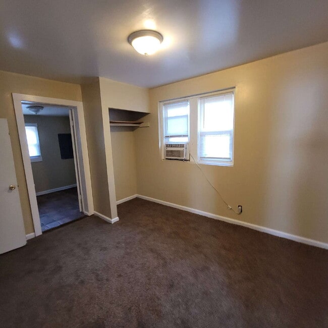 Building Photo - Martindale-Brightwood 4BR/2BA House!