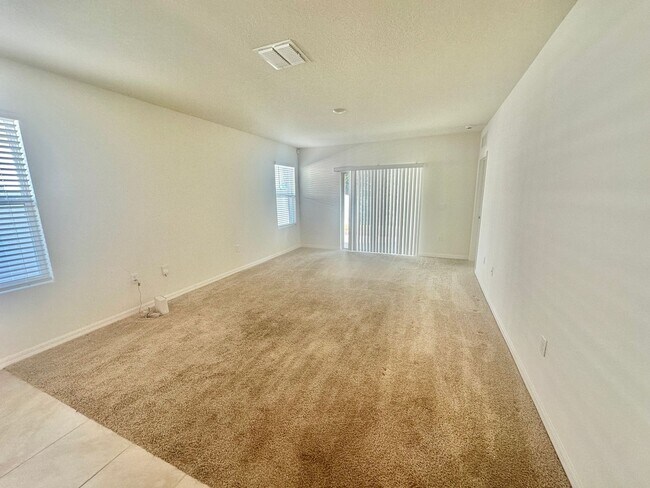 Building Photo - Deltona - 3 Bedroom, 2 Bathroom - $2,195.00