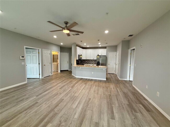 Building Photo - 1995 Erving Cir