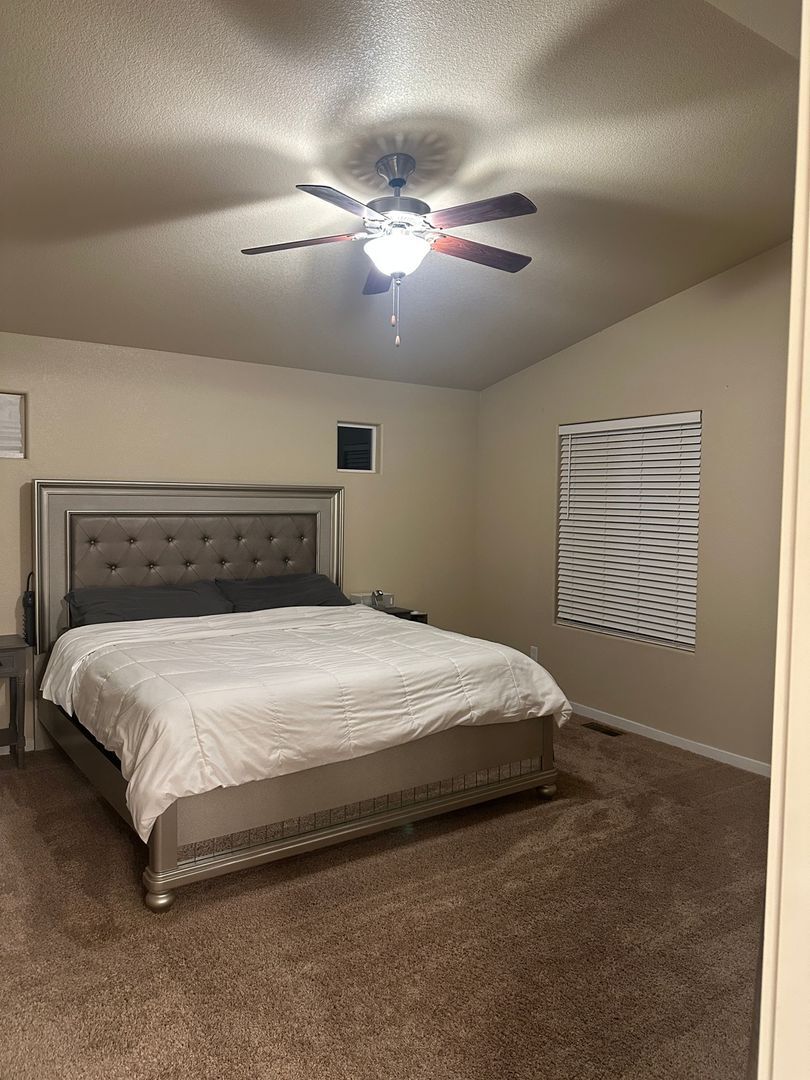 Building Photo - 1290 Antrim Loop