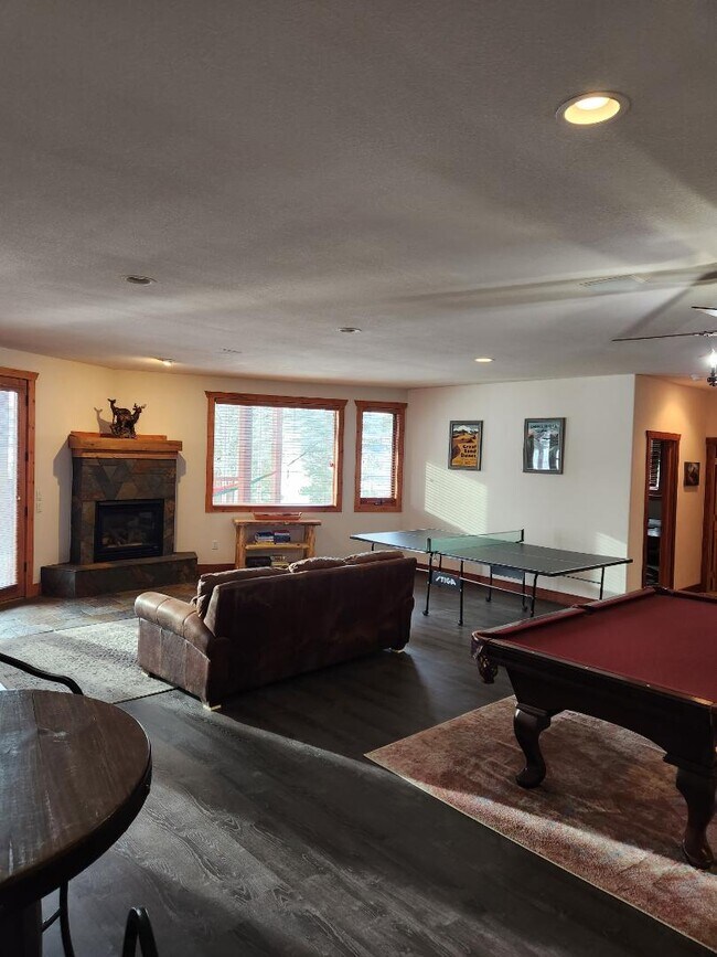 Building Photo - 33 Timberline Dr