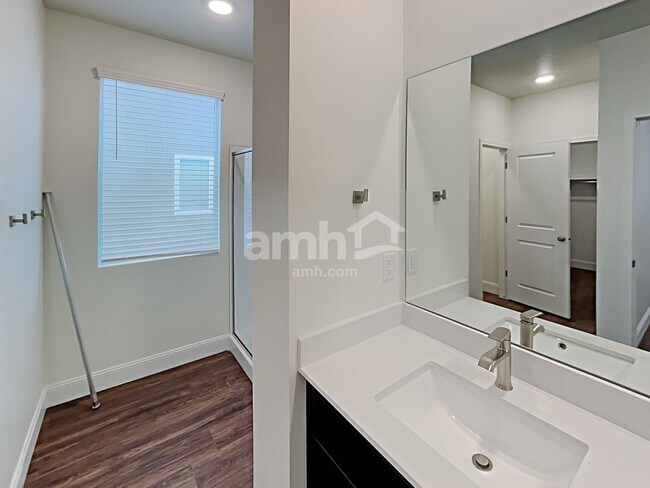 Building Photo - 2673 3340 South St