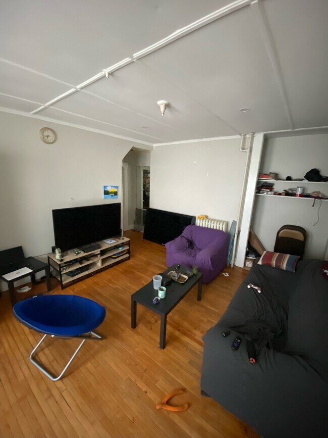 Primary Photo - 109 Chestnut St