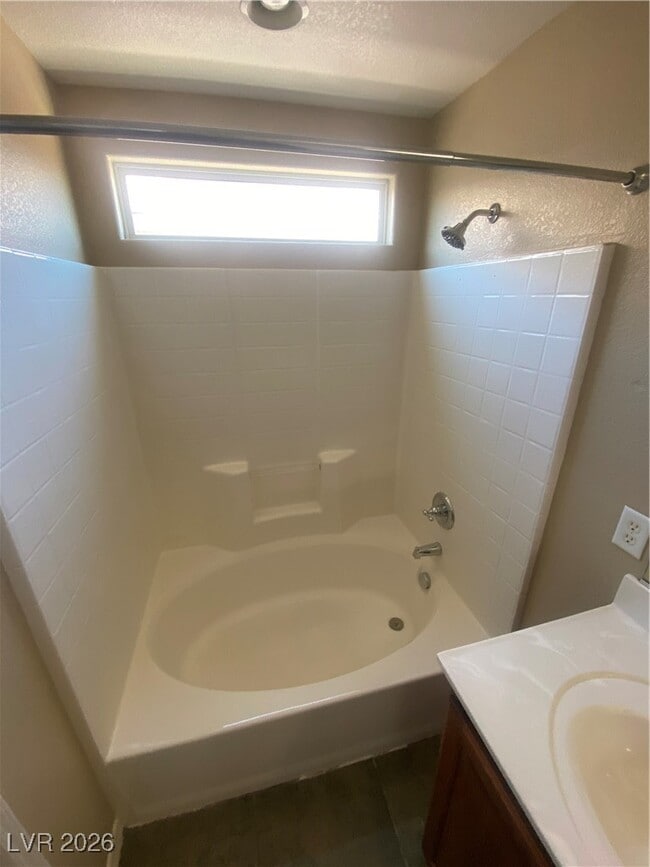 Building Photo - 4417 Laguna Garden Ave