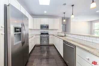 Building Photo - 10639 Woodbridge St