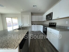 Building Photo - 6564 S Mystic Ave