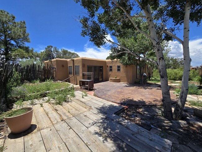 Building Photo - 14 Conchas Loop