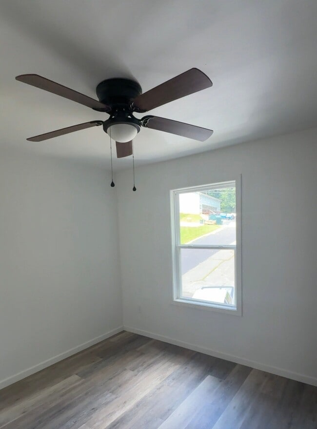 Building Photo - 659 Jena Beth Dr
