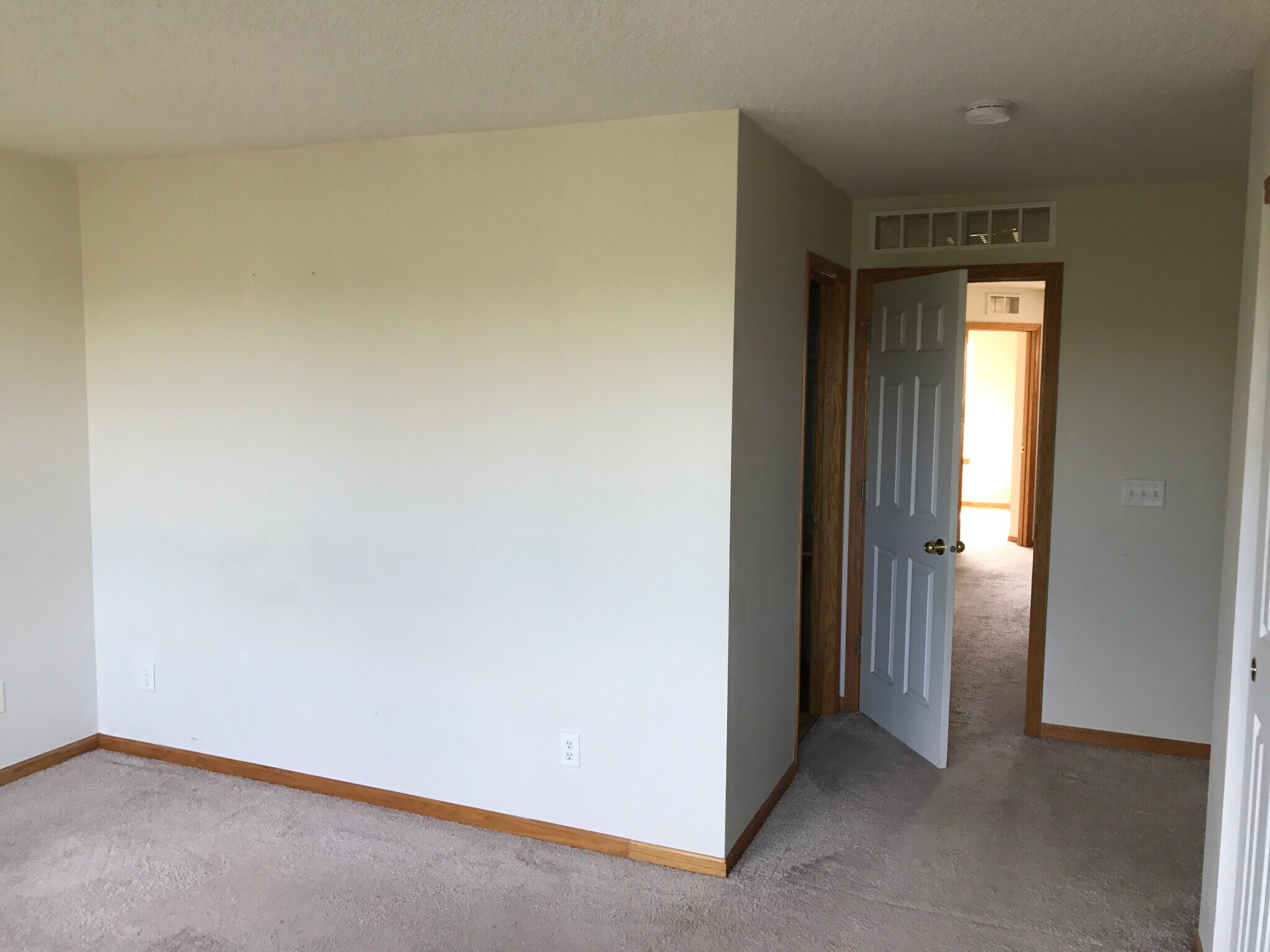 Building Photo - 676 Cobblestone Way
