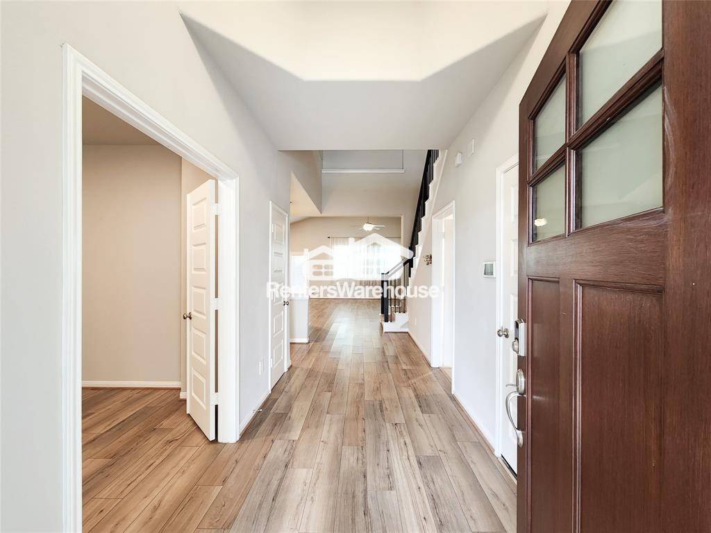 Building Photo - 10714 Clfs Vw Dr